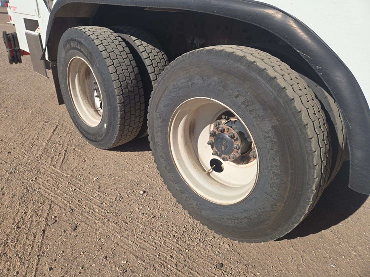 2011-international-workstar-7400-image-12