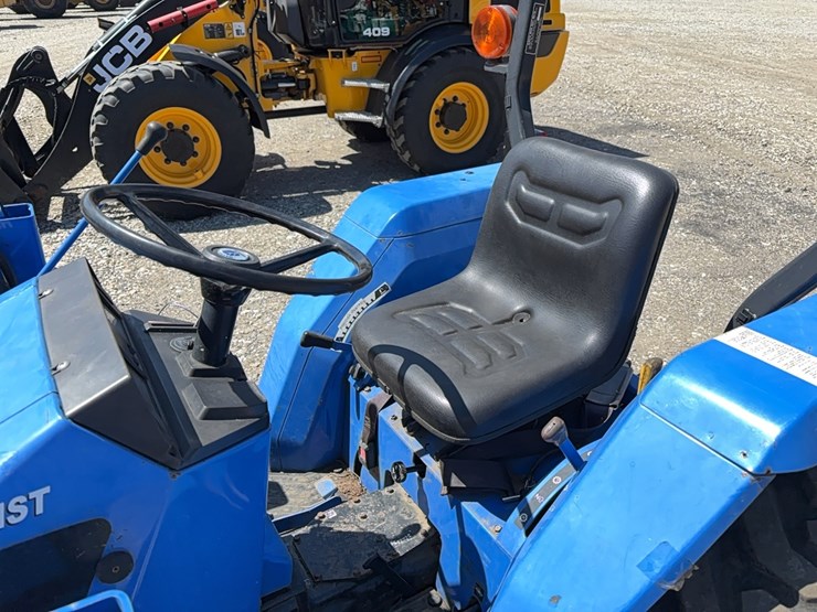 new-holland-tc30-image-12