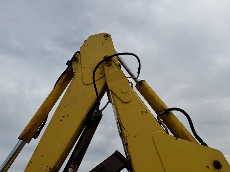 new-holland-lb75b-image-20