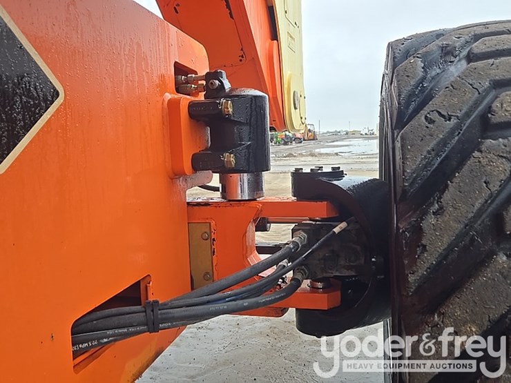 2016-jlg-800aj-image-31