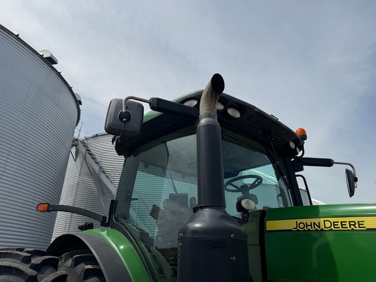 2013-john-deere-8335r-image-42