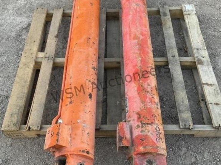 (2)-large-hydraulic-cylinders-image-5