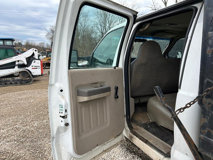 2008-ford-f350-image-19