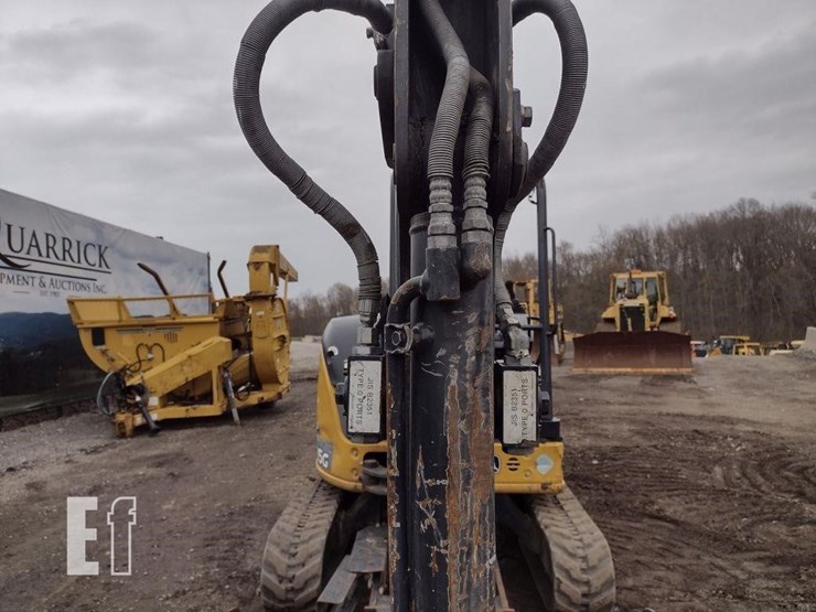 2020-deere-35g-image-25
