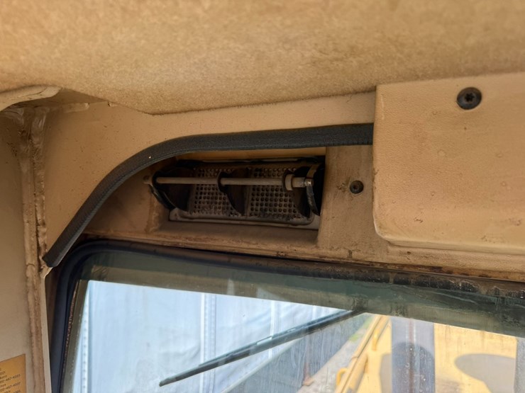 caterpillar-12h-image-93