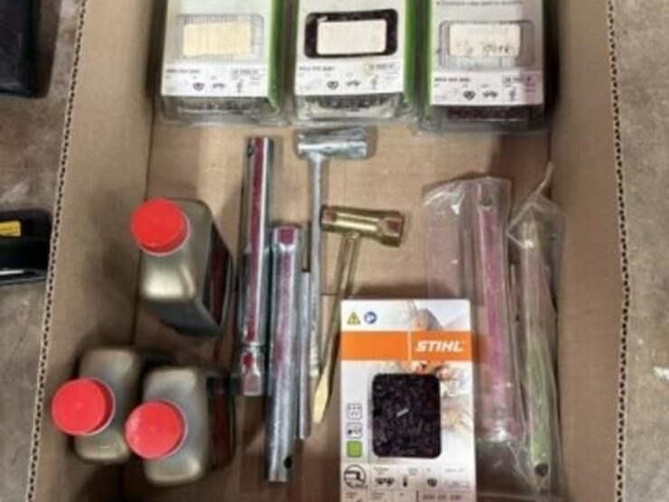 4---20"-steel-chains,-chain/bar-tightener,-2-image-1