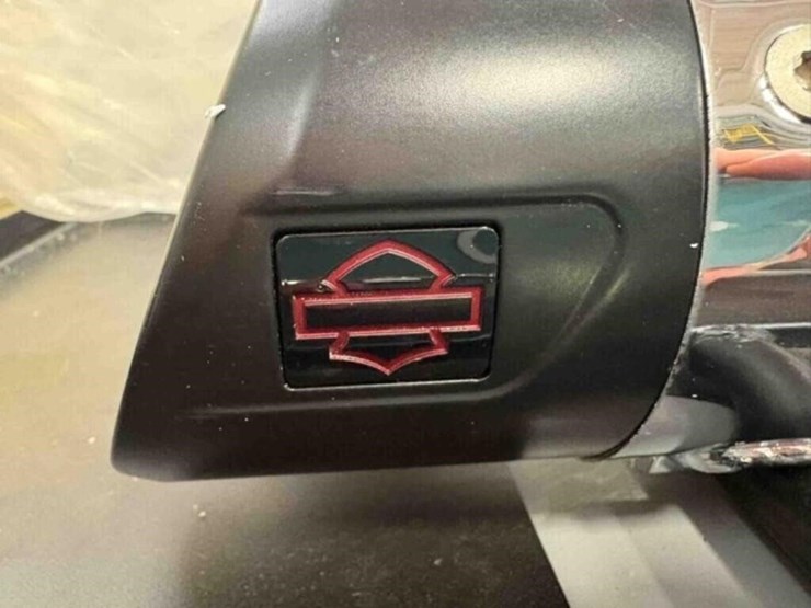 harley-davidson-dual-mufflers-image-3