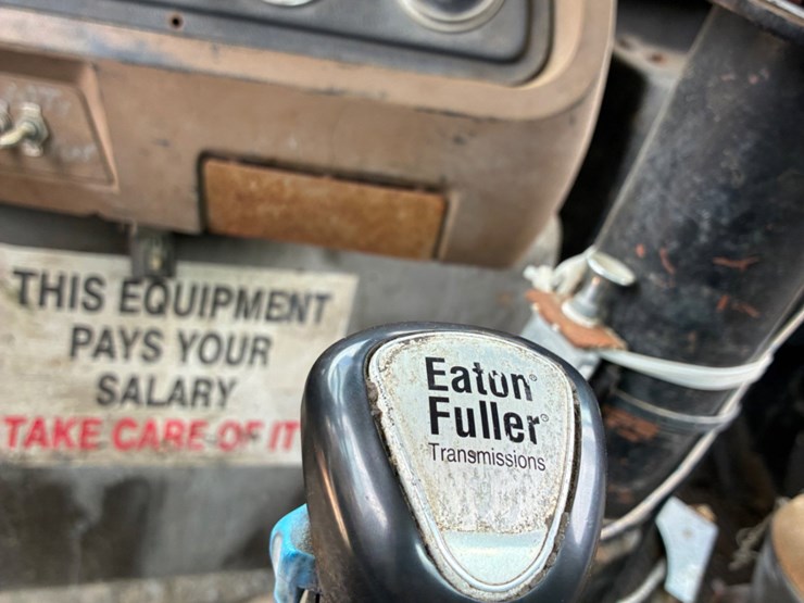 1990-ford-lt9000-image-32