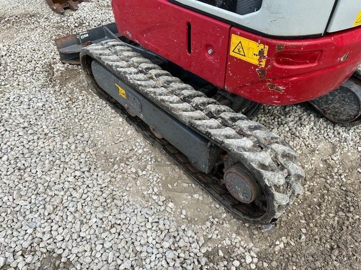 2022-takeuchi-tb210r-image-14