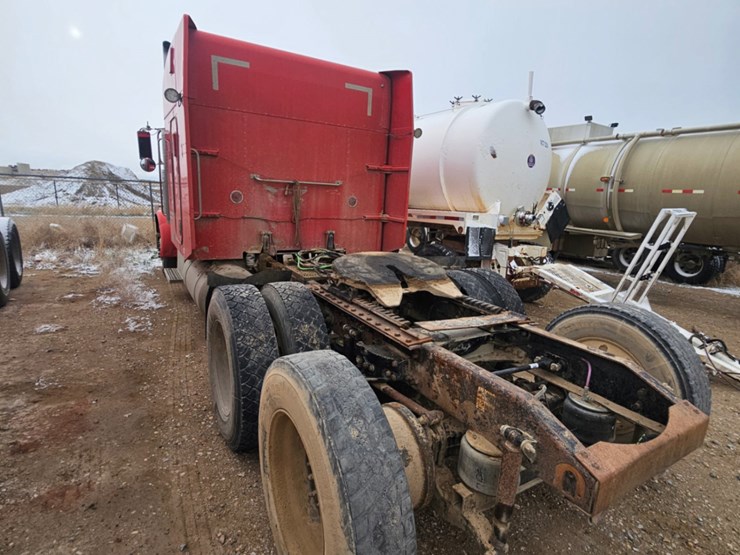 2006-peterbilt-379-image-3