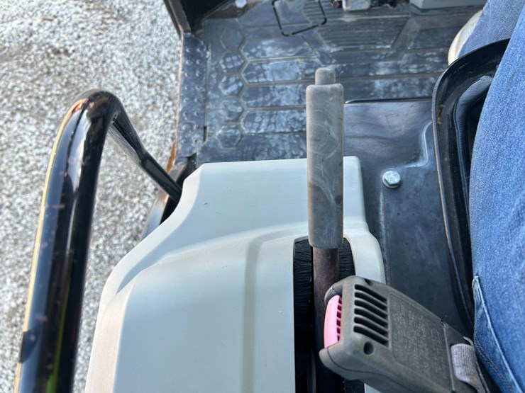 2019-caterpillar-903d-image-25