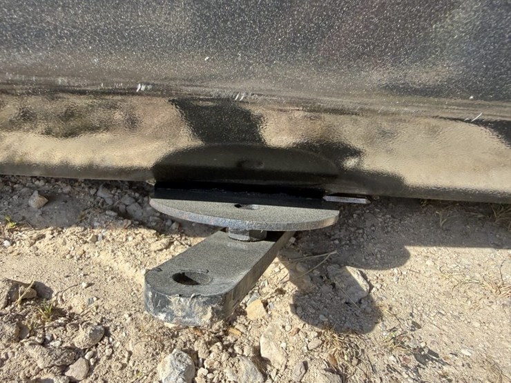 36in-mini-skid-concrete-mix-&-pour-bucket-image-3