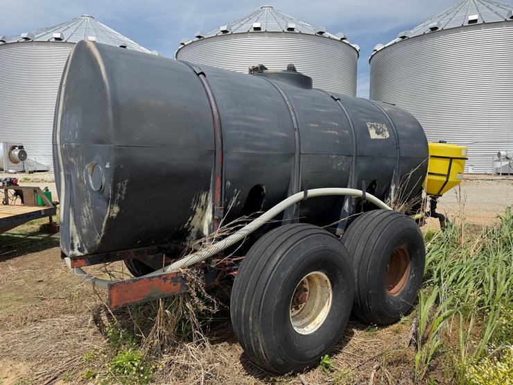 #46865-•-1600gal-nurse-trailer-image-3