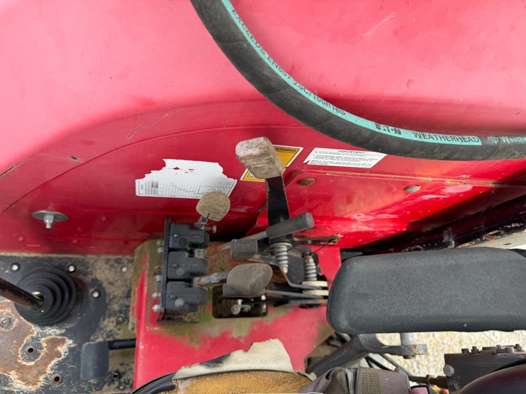 massey-ferguson-2260-image-52