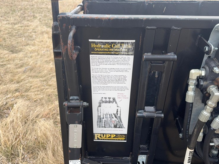 rupp-hydraulic-calf-table-image-8