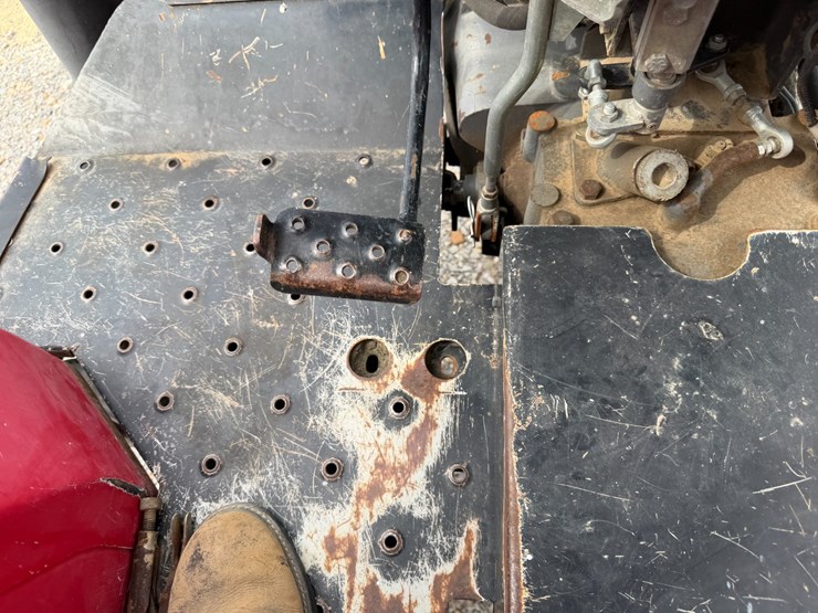 massey-ferguson-2260-image-51
