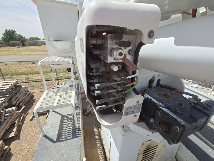 2011-international-workstar-7400-image-22