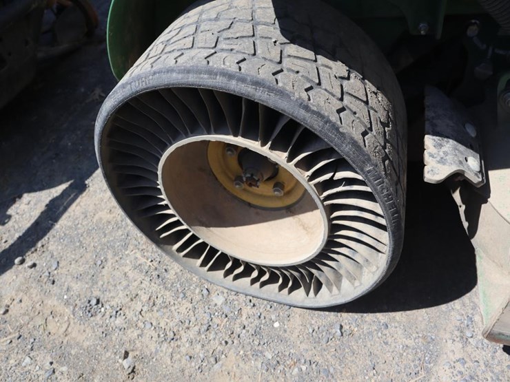 2020-deere-648-image-10