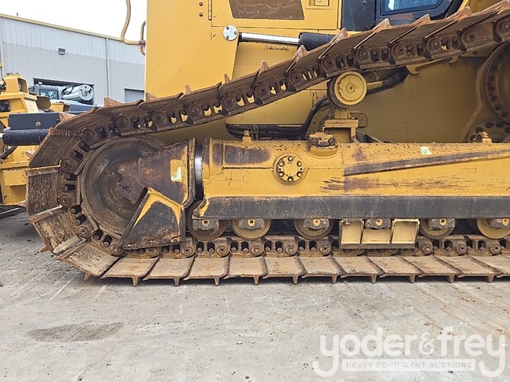 2016-caterpillar-d6n-image-11
