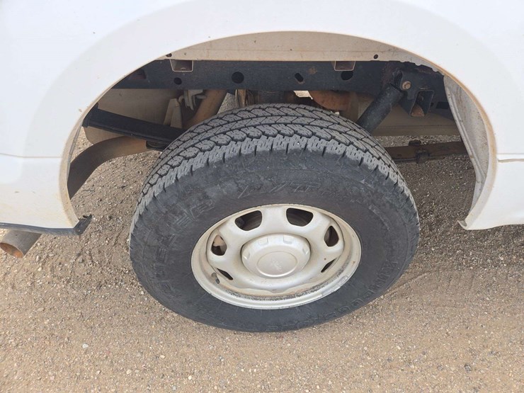 2017-ford-f150-xl-image-8