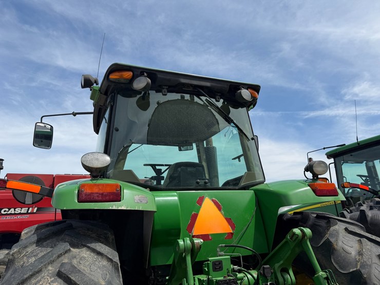 2004-john-deere-8230-image-23