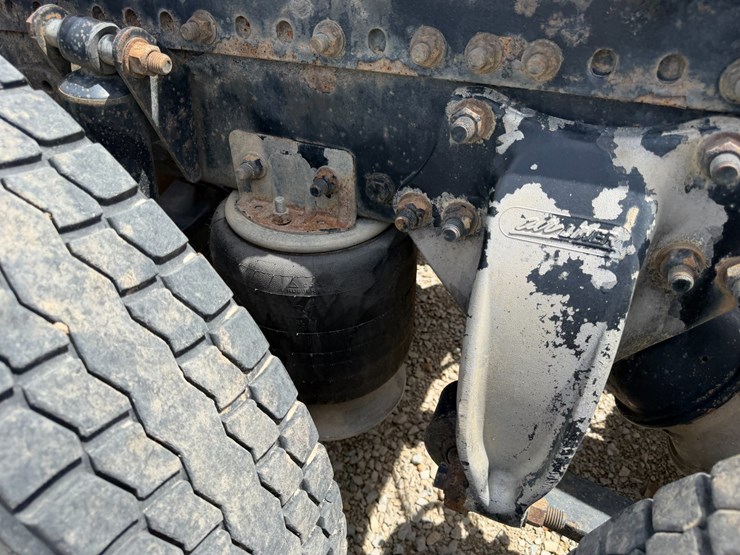 2006-sterling-l9500-image-17