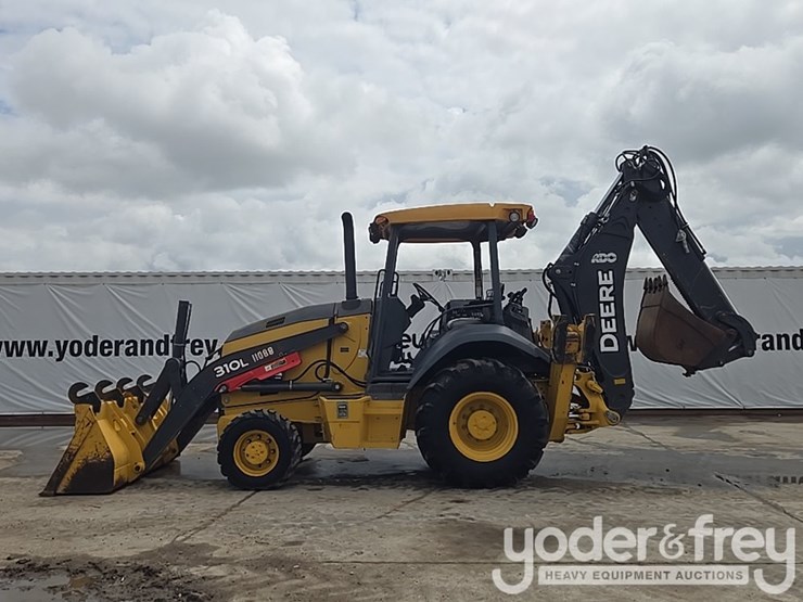2019-deere-310l-image-2