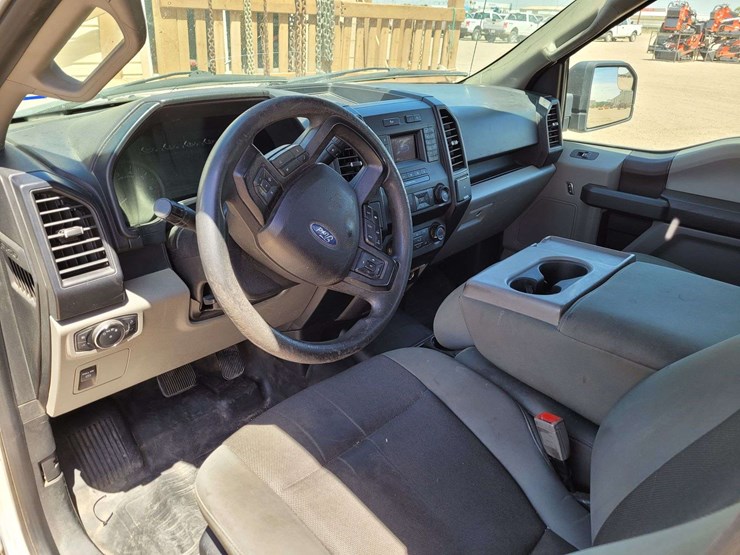 2019-ford-f150-xl-image-12