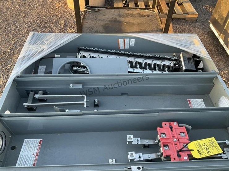 pallet-of-asst-electrical-panels-image-6