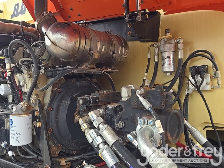 2016-jlg-800aj-image-41