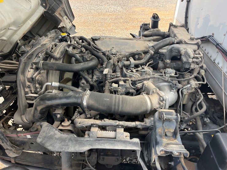 2020-isuzu-nrr-image-7