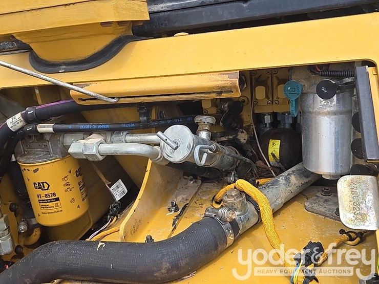 2016-caterpillar-d6n-image-49