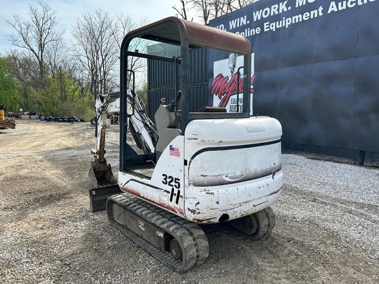 bobcat-325-image-2