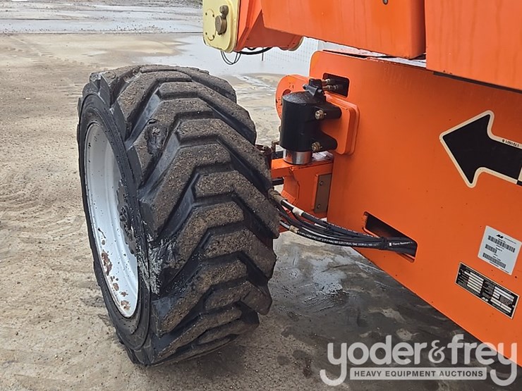 2016-jlg-800aj-image-20