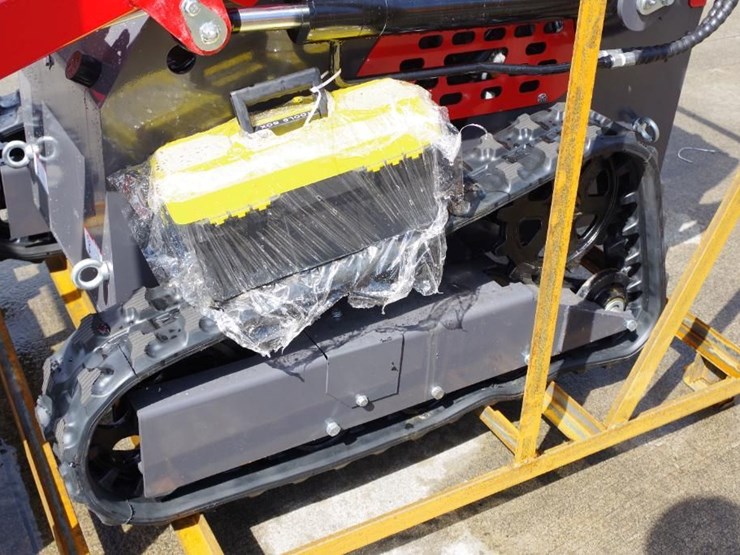 2026-agt-industrial-ysrt14-stand-on-mini-skid-steer-loader,-6"-track-belts,-32"-bucket,-unused-image-11