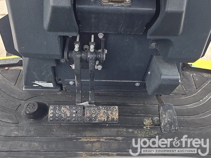 2019-deere-310l-image-71