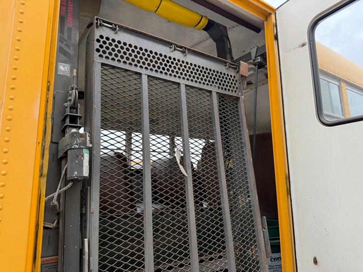 2000-international-3800-image-23