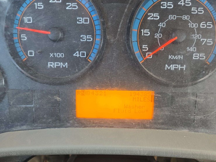 2011-international-workstar-7400-image-36