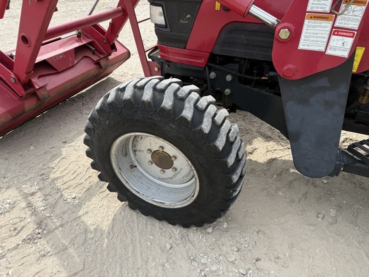 2018-mahindra-4530-image-9