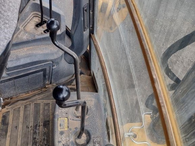 2020-deere-310l-image-9