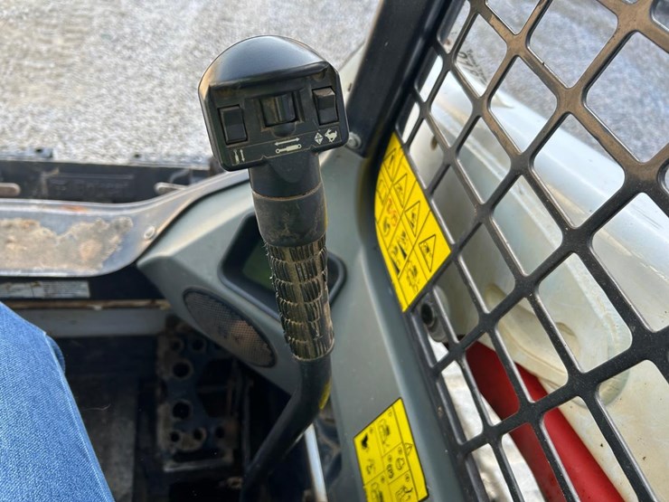 2021-bobcat-t550-image-21