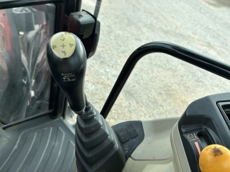 2020-massey-ferguson-5711-image-46