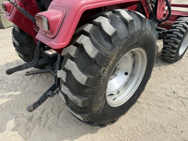 2018-mahindra-4530-image-13