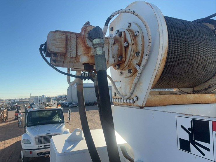 international-2010-40100s-truck-crane-image-56