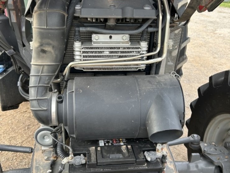 2020-massey-ferguson-5711-image-15