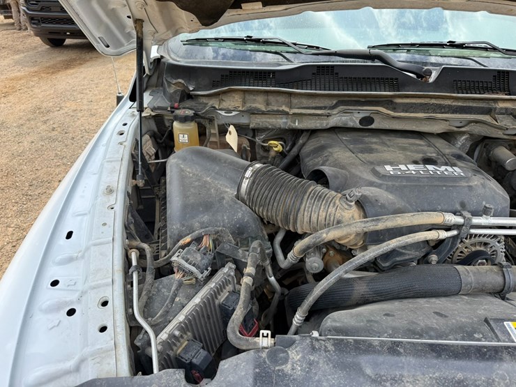 2016-dodge-2500-image-33