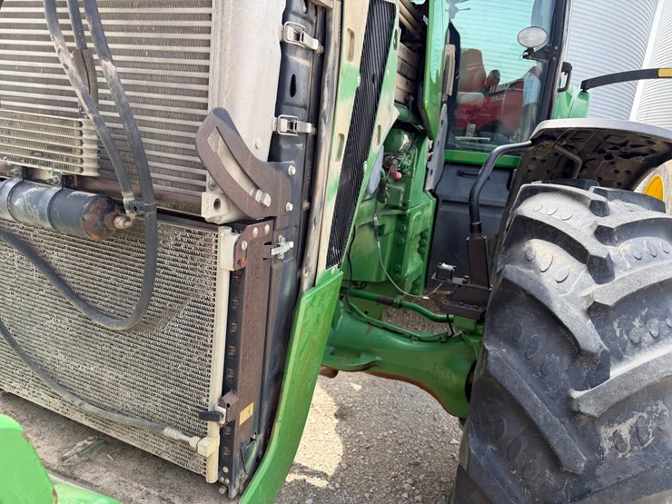 2004-john-deere-8230-image-45