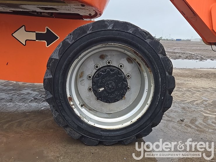 2016-jlg-800aj-image-13