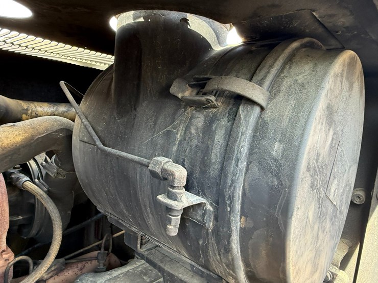 caterpillar-12h-image-64