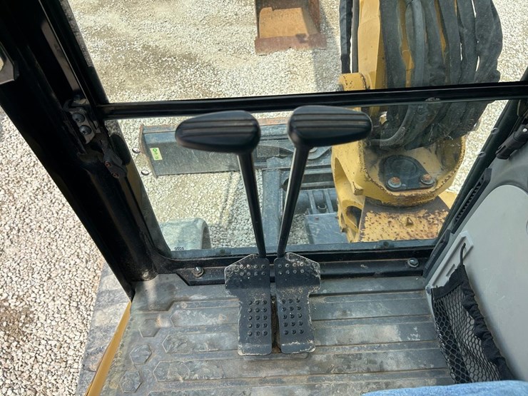 2018-caterpillar-305.5e2-image-28